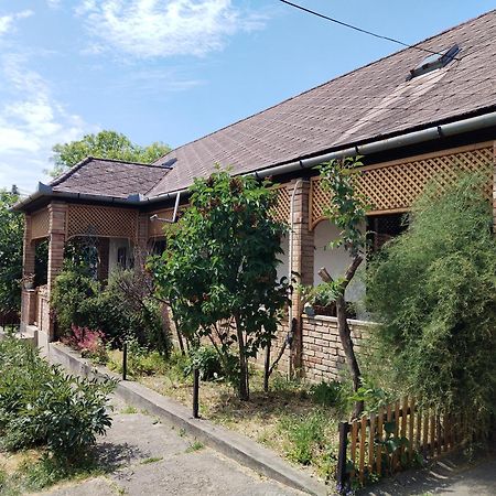 Henrietta Vendeghaz Apartment Domoszlo Luaran gambar