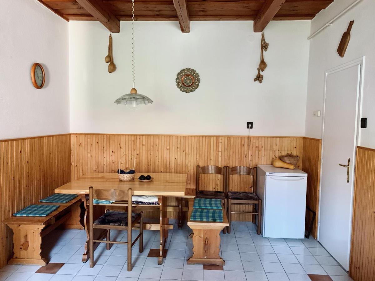 Henrietta Vendeghaz Apartment Domoszlo Luaran gambar