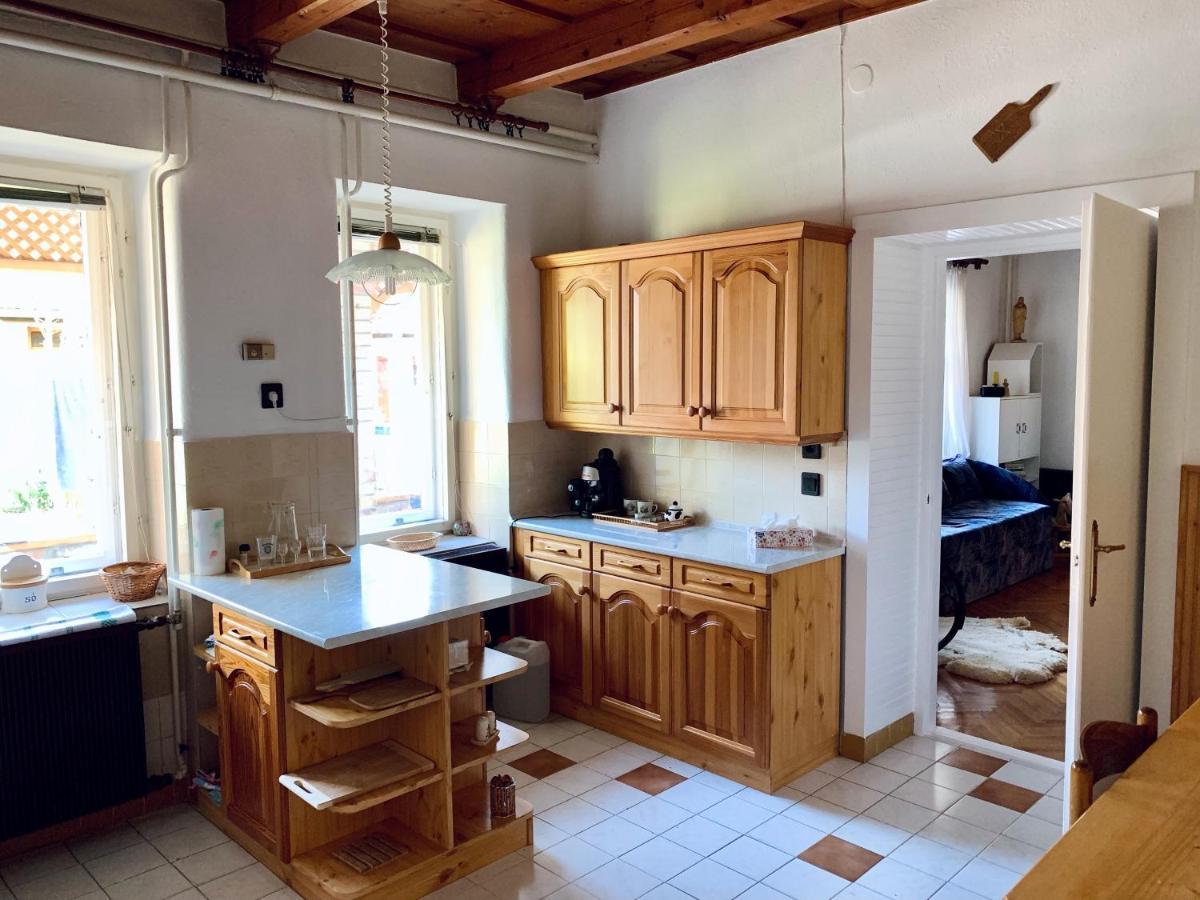 Henrietta Vendeghaz Apartment Domoszlo Luaran gambar