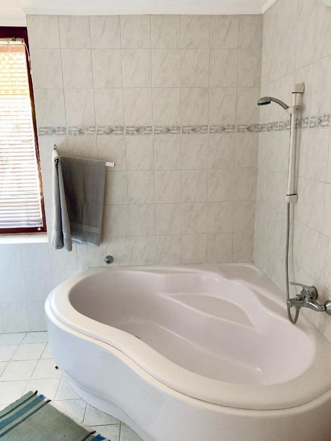 Henrietta Vendeghaz Apartment Domoszlo Luaran gambar