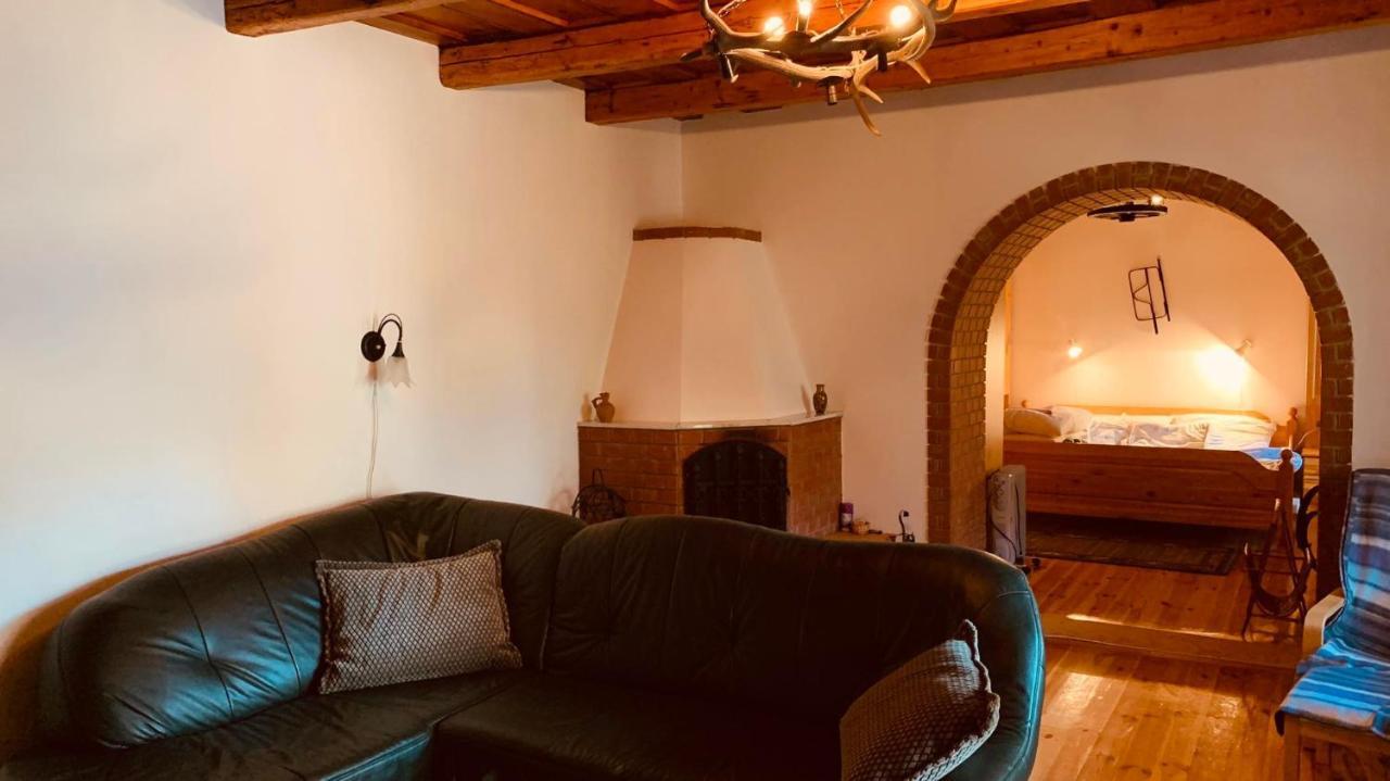 Henrietta Vendeghaz Apartment Domoszlo Luaran gambar