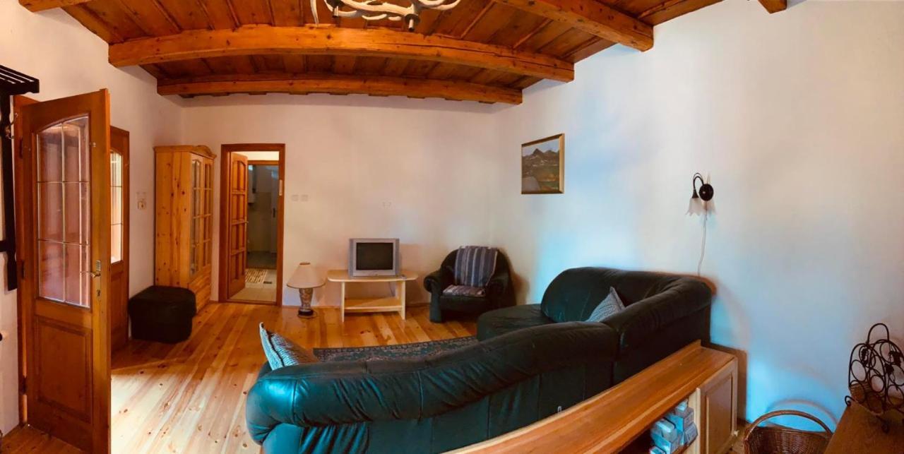 Henrietta Vendeghaz Apartment Domoszlo Luaran gambar